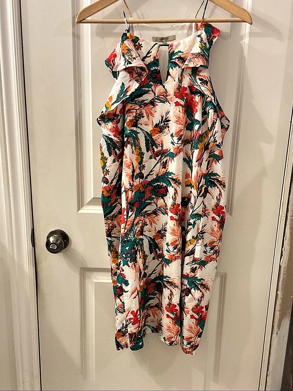 RW&CO. Floral Maxi Dress in White & Green Size Large Like New